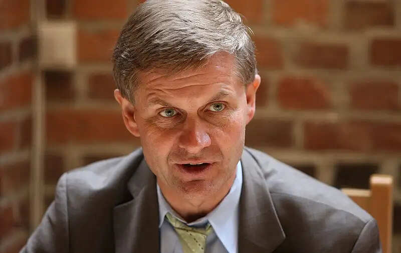 प्रकृति को बचाना है तो अद्वैत के सिद्धांतों को अपनाना होगा : यूएनईपी पूर्व डायरेक्टर