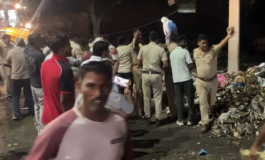 कैथल: रात में कचरा उठाने पहुंचे प्रशासन को सफाई कर्मियों ने घेरा, जताया विरोध