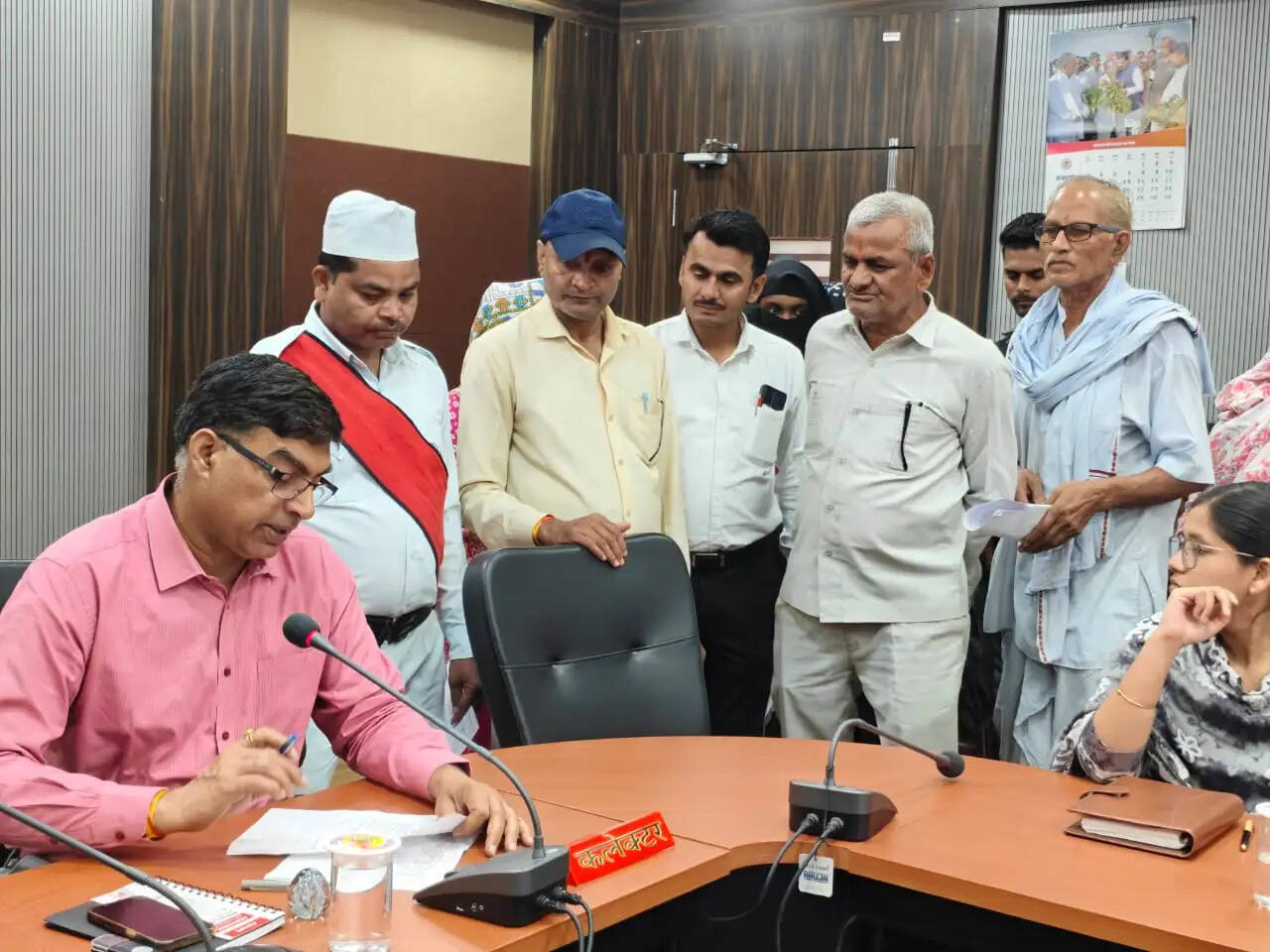 अनूपपुर: जनसुनवाई में व्यापारी ने कलेक्टर से की सूदखोरी की शिकायत, 79 लोगों ने न्याय की लगाई गुहार