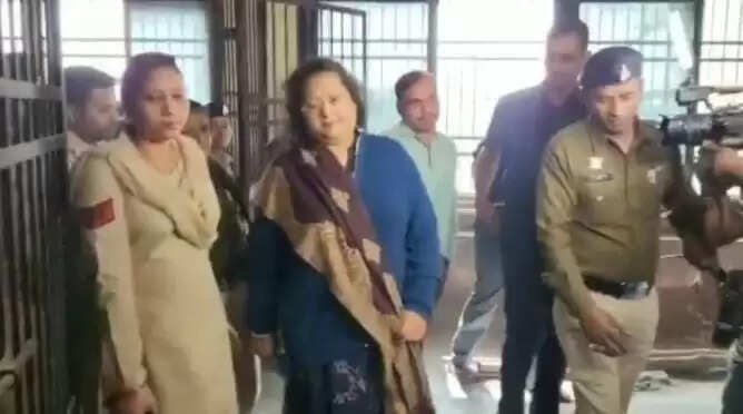 छग के शराब घोटाले मामले में गिरफ्तार सौम्या चौरसिया को कोर्ट ने 14 दिन की न्यायिक रिमांड पर भेजा