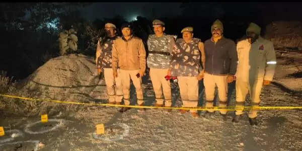 पुलिस मुठभेड़ में किशोरी के साथ गैंगरेप करने वाले तीन आरोपी गिरफ्तार