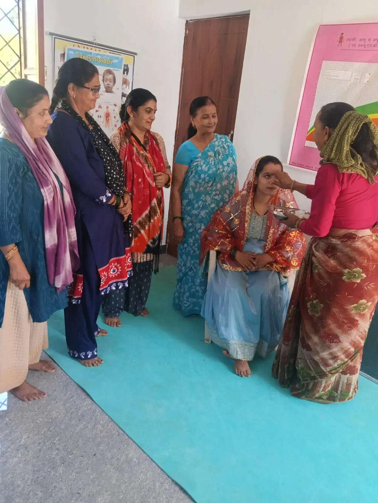 पोषण दिवस में महिलाओं को संतुलित आहार और योजनाओं की दी जानकारी