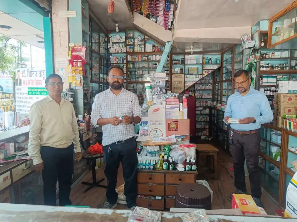 फ्राई मछली में प्रतिबंधित जलेबी रंग, भोजनालय संचालक को चेतावनी