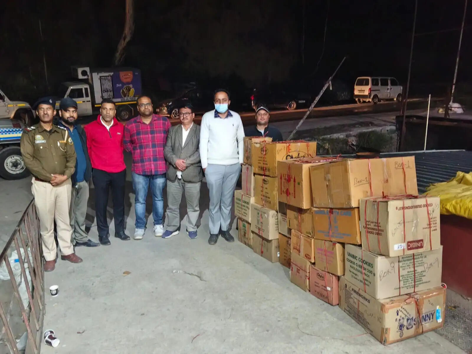 शिमला में पटाखों की अवैध बिक्री पर कार्रवाई, दुकान से 22 कार्टन जब्त