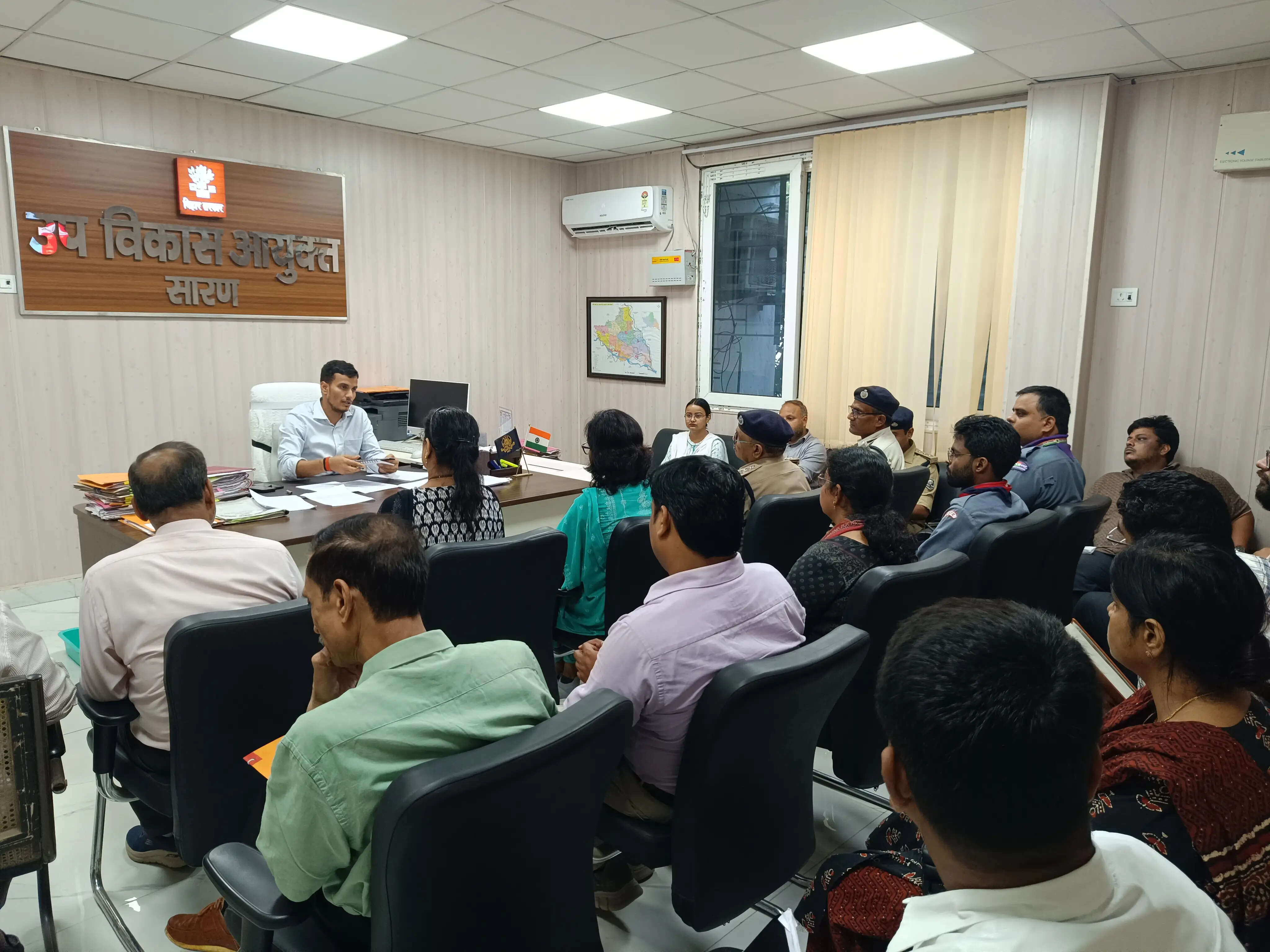 सारण में स्वतंत्रता दिवस की तैयारियों को लेकर उप विकास आयुक्त ने की बैठक