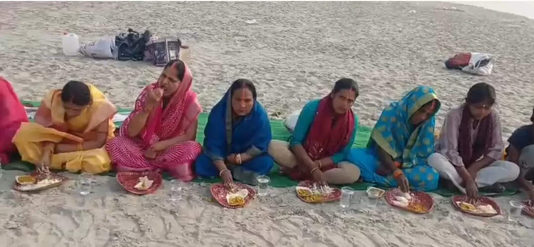 मौनी अमावस्या पर सारण के संगम तट पर श्रद्धालुओं ने लगाई आस्था की डुबकी