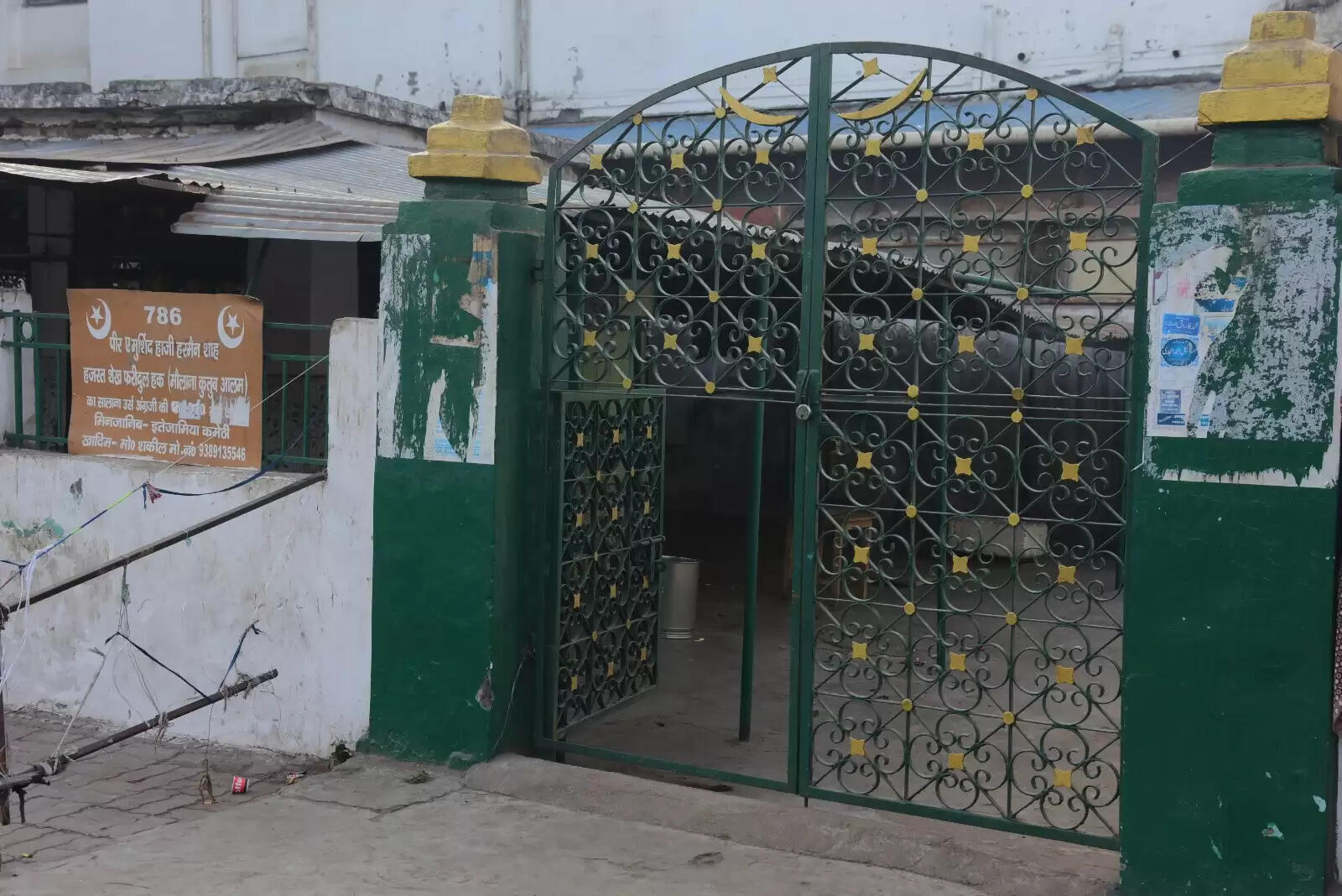 विहिप ने केजीएमयू परिसर में बनी अवैध मजारें हटाने की मांग की