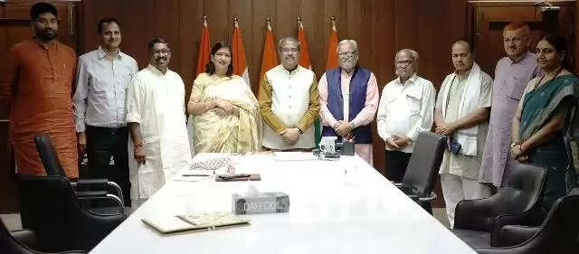 शिक्षा संस्कृति उत्थान न्यास का प्रतिनिधिमंडल धर्मेंद्र प्रधान से मिला