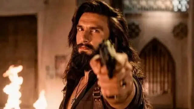 'धुरंधर 2' का जलवा, पहले दिन 100 करोड़ क्लब में शामिल