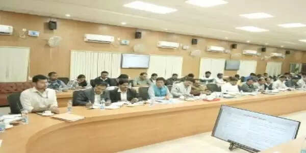 कलेक्टर कुणाल दुदावत की अध्यक्षता में समय-सीमा बैठक संपन्न