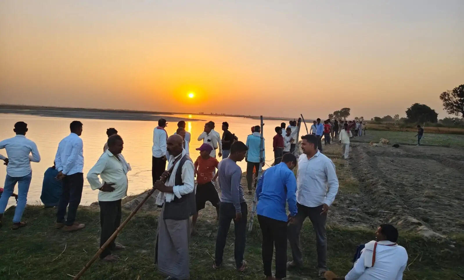 गंगा में नहाने गए पांच बच्चों में एक की मौत, दो सगे भाई लापता