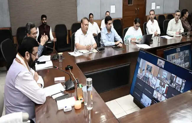 मानसून अलर्ट: मुख्यमंत्री का निर्देश, संवेदनशील इलाकों पर रखें चौबीस घंटे नजर