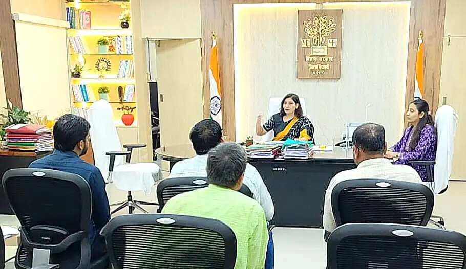 वामन मंदिर और रामरेखा घाट के विकास में तेजी लाने का निर्देश