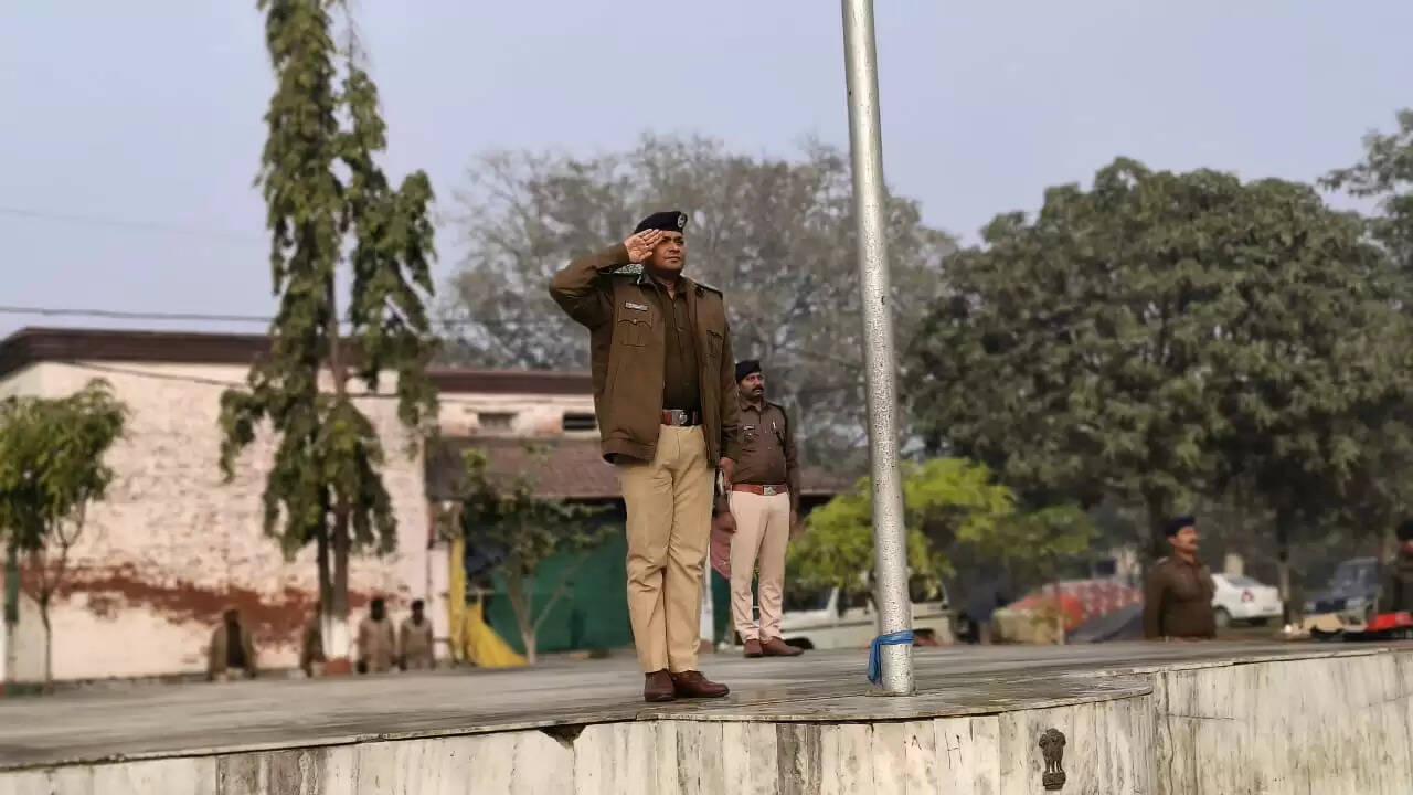 डीआईजी सह-एसएसपी ने किया पुलिस केंद्र का निरीक्षण