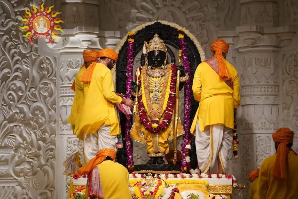 (लीड) श्रीराम जन्मोत्सव पर दिखा आस्था व विज्ञान का अद्भुत मिलन, भगवान सूर्य की किरण ने किया रामलला का मस्तकाभिषेक