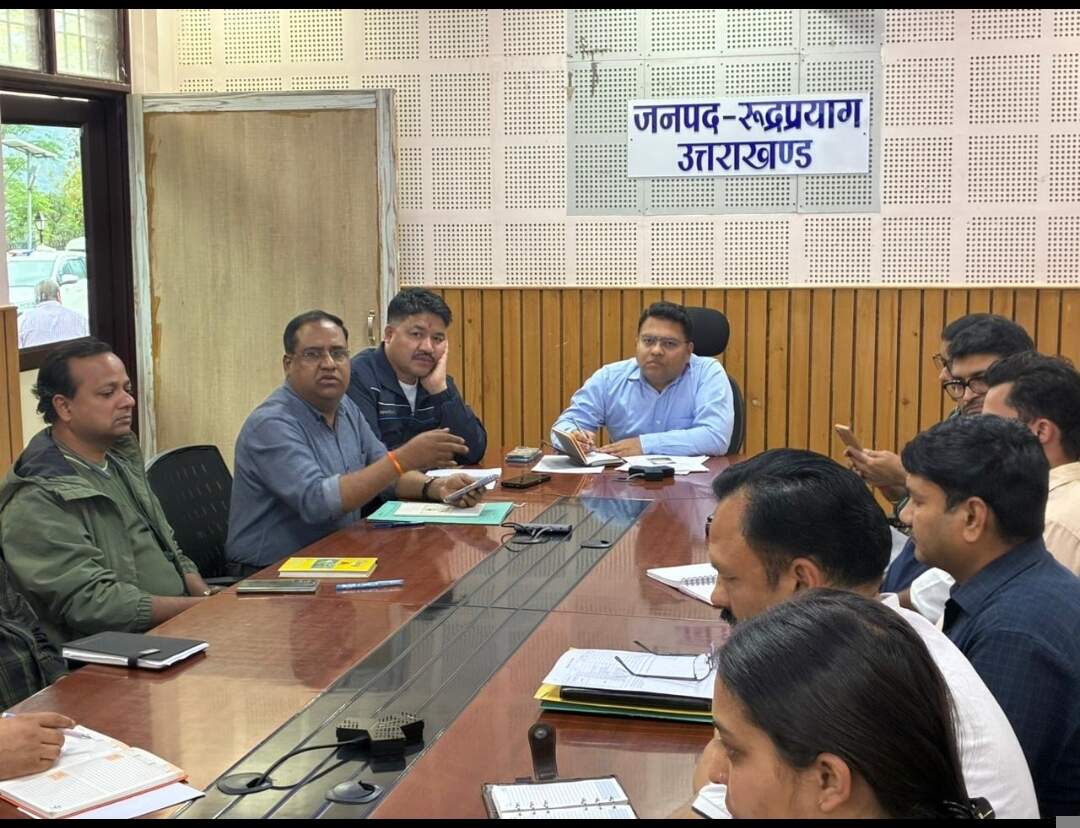 केदारनाथ यात्रा की तैयारियों की डीएम ने समीक्षा की