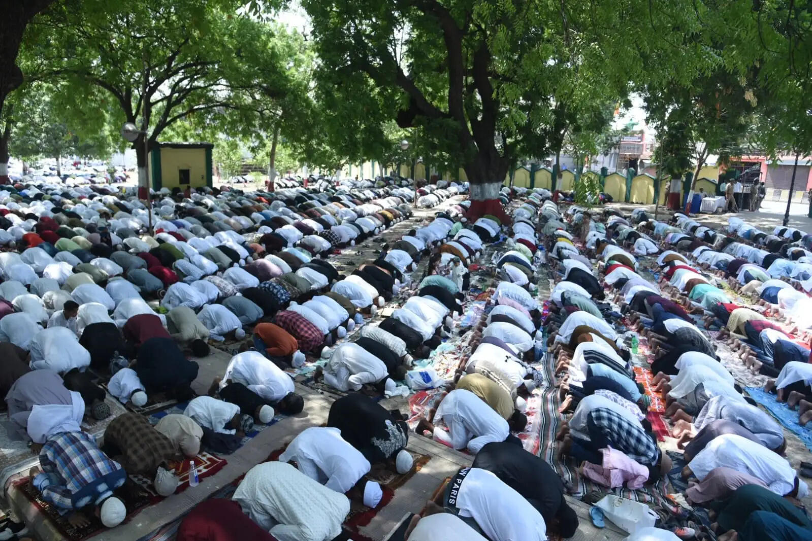 (लीड) उप्र में हर्षोल्लास से मनी बकरीद, मुस्लिम समाज ने की गौ माता को राष्ट्रीय पशु घोषित करने की मांग