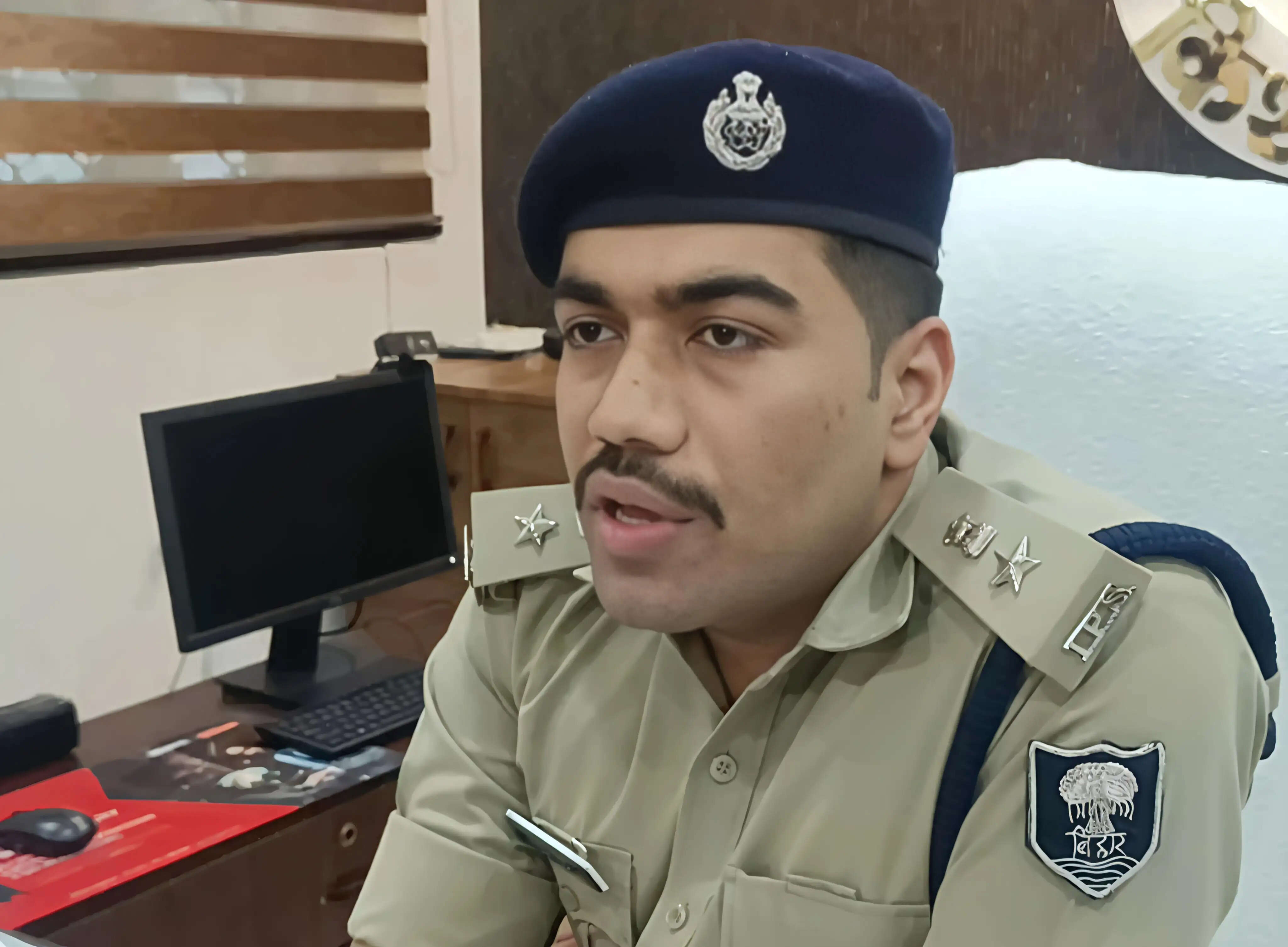 लापरवाही बरतने के आरोप में एसपी ने 12 पुलिसकर्मी को किया निलंबित