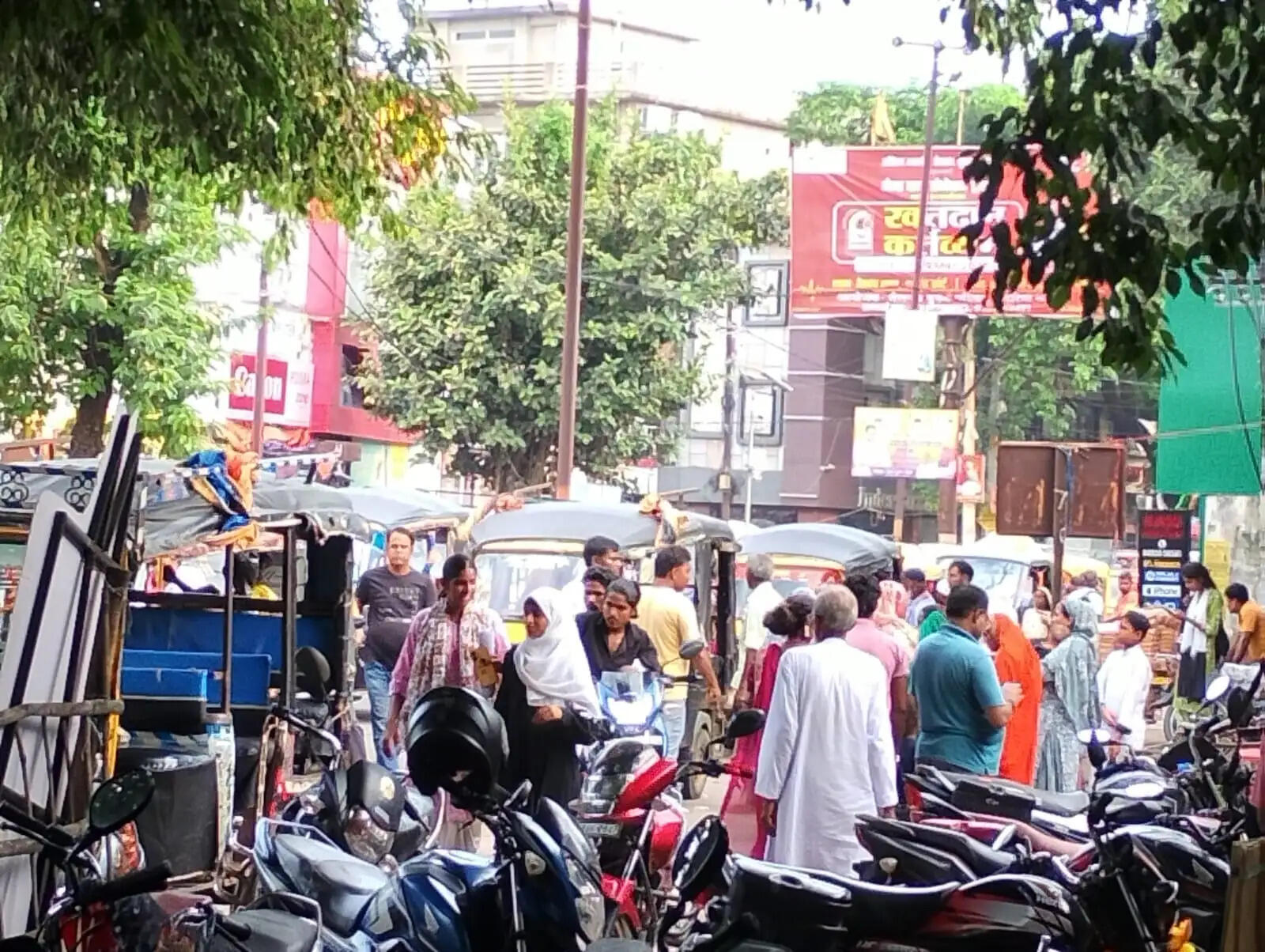 चांदनी चौक से अवैध रूप से चल रहे टेम्पू स्टैंड हटाने की मांग