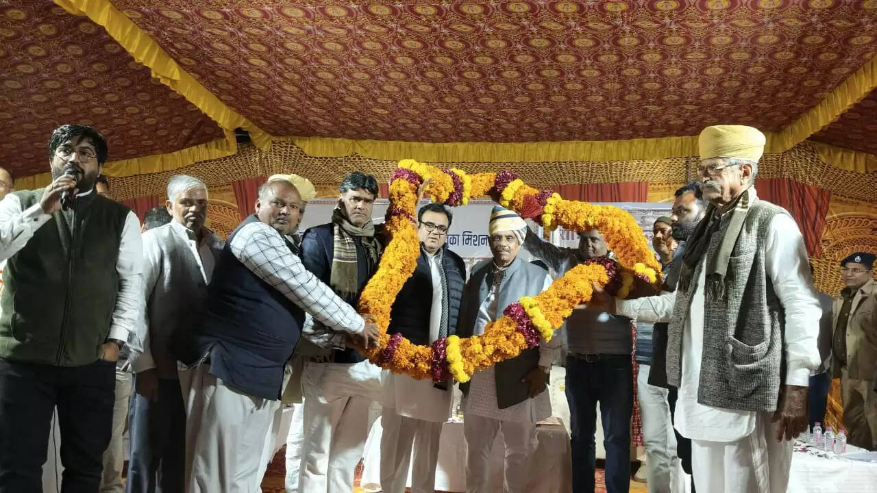 चिकित्सा मंत्री की जनसुनवाई और रात्रि चौपाल