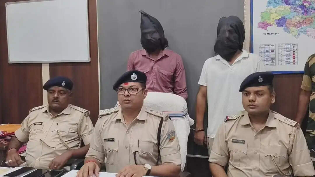 देवघर से दो ब्राउन शुगर तस्कर गिरफ्तार