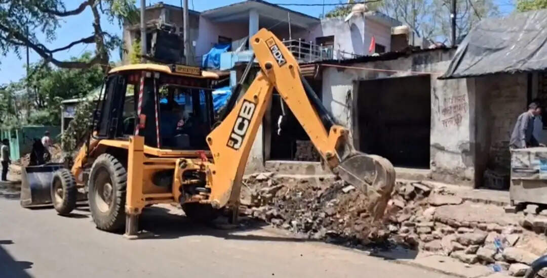तीसरे दिन भी चला NHAI का बुलडोजर, अवैध कब्जों पर कार्रवाई जारी