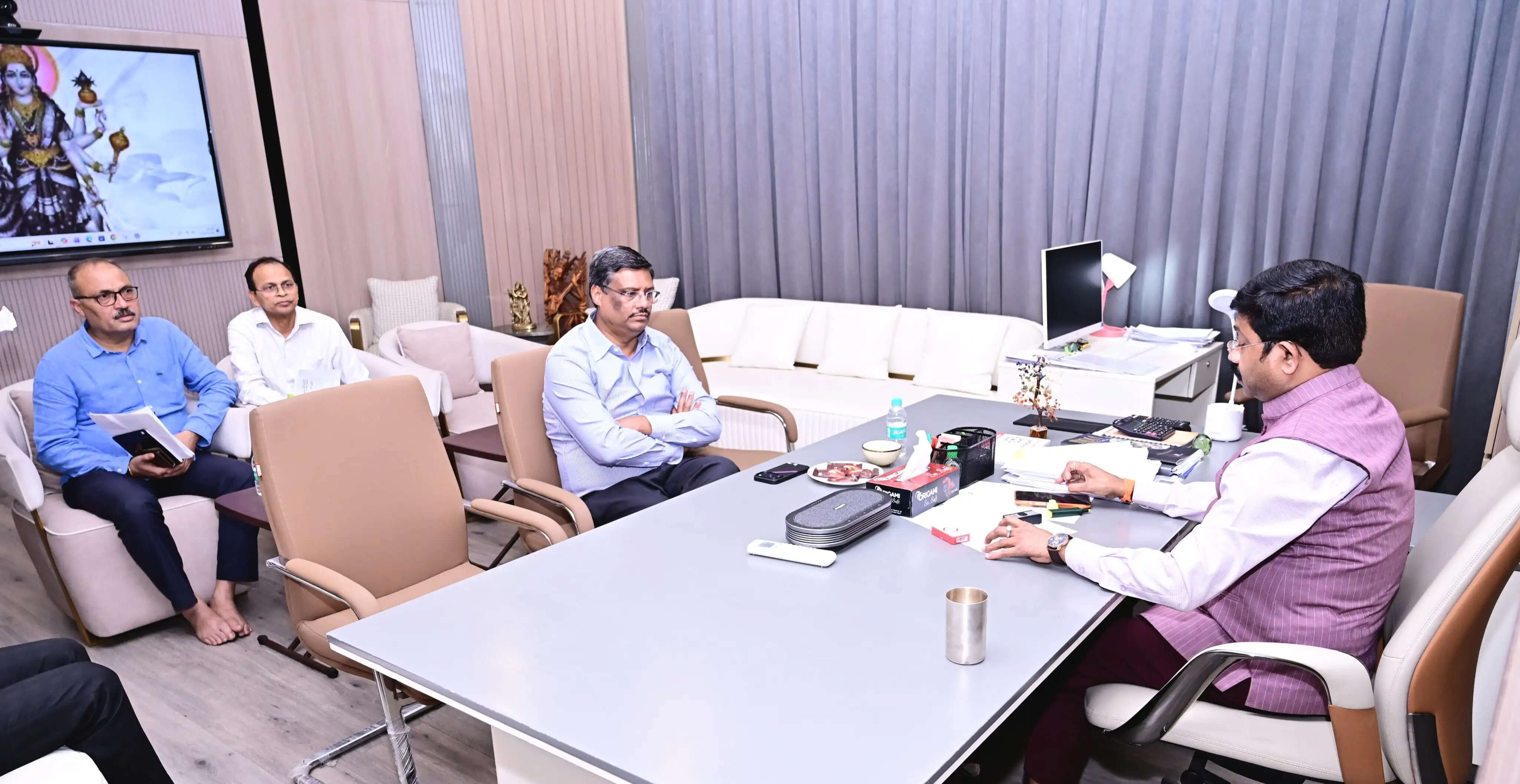 उप्र में वित्तीय वर्ष में औद्योगिक इकाईयों को वितरित की गई 2000 करोड़ रूपये की प्रोत्साहन राशि