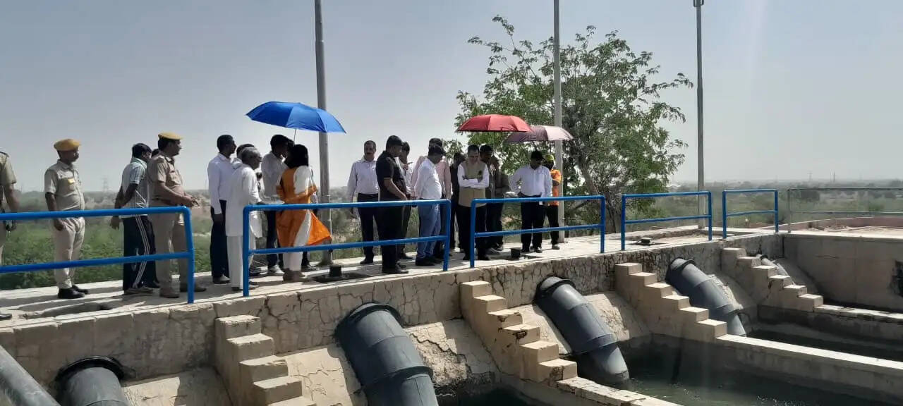 मुख्य सचिव&nbsp;वी. श्रीनिवास ने हुसंगसर हेड पंपिंग स्टेशन एवं बीछवाल रिजर्वायर का किया निरीक्षण