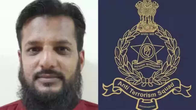 पुणे में संदिग्ध आतंकवादी के घर से मिली बम बनाने की जानकारी वाली किताब