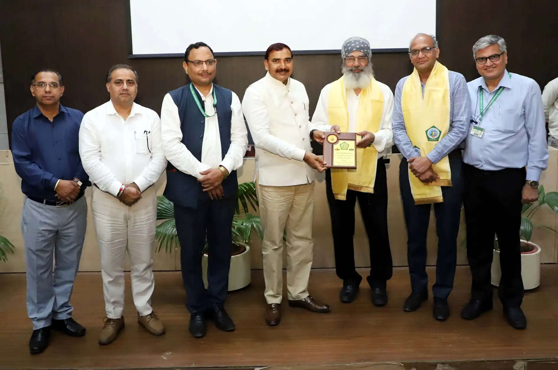 हिसार : गुरु जम्भेश्वर विश्वविद्यलय के तीन सौ विद्यार्थियों की हुई प्लेसमेंट