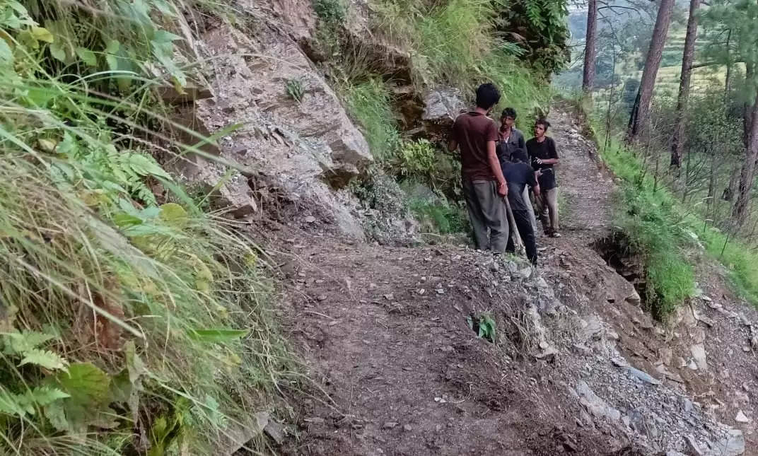 वन विभाग ने खोला ऐराठा गांव का पैदल रास्ता