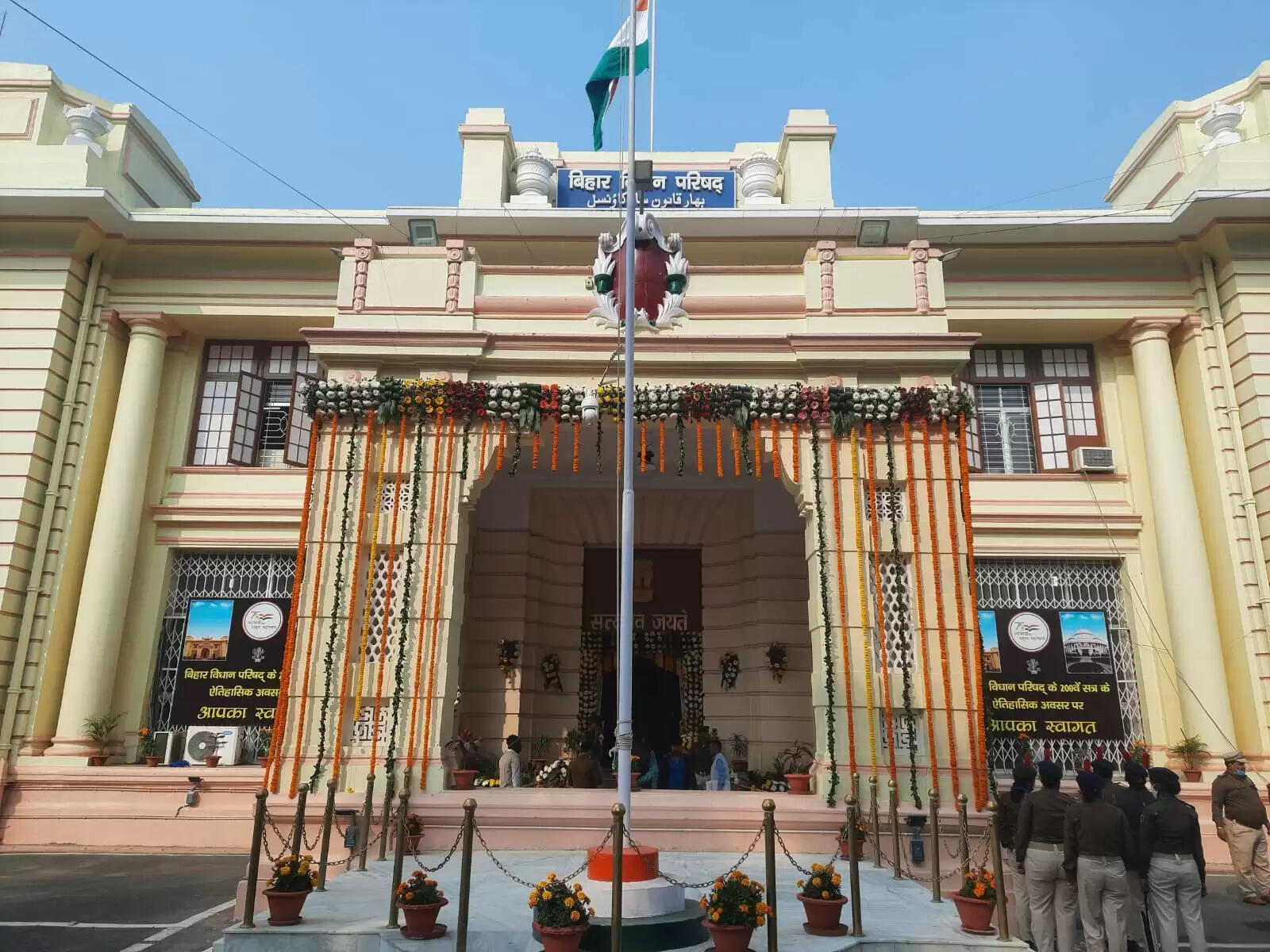 बजट सत्र : बिहार विधान परिषद में अनुदानित माध्यमिक विद्यालयों, एचआरए और जर्जर स्कूल भवनों का उठा मामला