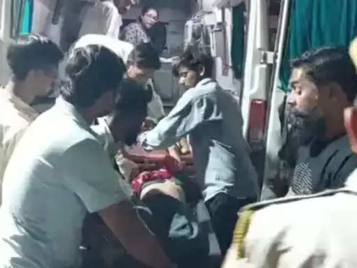 मवेशी से बाइक टकराने से पति-पत्नी की मौत