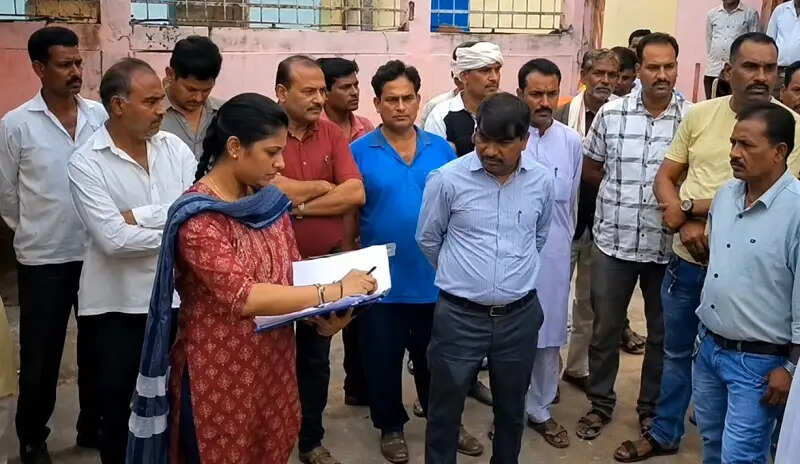 सीहोरः राशन वितरण में गंभीर अनियमितता पर उचित मूल्य दुकान के विक्रेता को तत्काल हटाया गया, प्रकरण दर्ज
