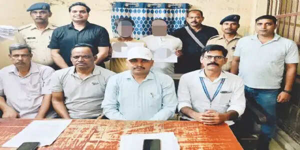 अवैध रेलवे टिकटिंग में संलिप्त दो व्यक्तियों की गिरफ़्तारी
