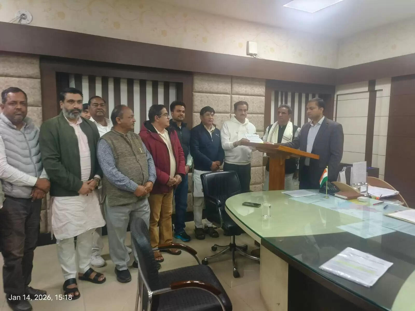 मतदाता सूची पुनरीक्षण में साजिश का आरोप, कांग्रेस ने जिला कलेक्टर से की मुलाकात