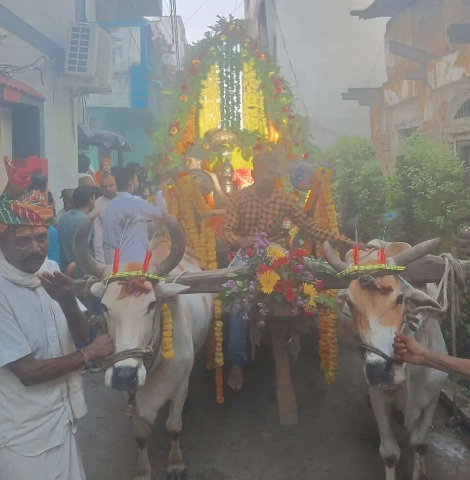 झाबुआ: अंतिम श्रावण सोमवार पर सब तरफ उद्घौषित हुआ हर हर महादेव; शिवमय हुए नगर ग्राम
