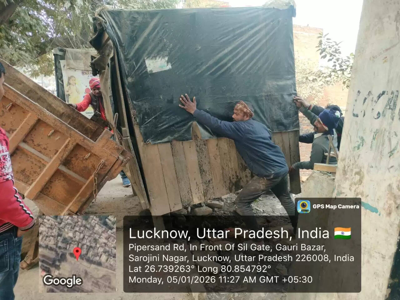 लखनऊ नगर निगम का अतिक्रमण पर सख्त रुख, दो जोनों में चला सघन अभियान