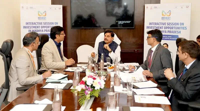 मप्र के मुख्यमंत्री ने राजस्थान के उद्योगपतियों के साथ की वन-टू-वन चर्चा, निवेश के लिए किया आमंत्रित