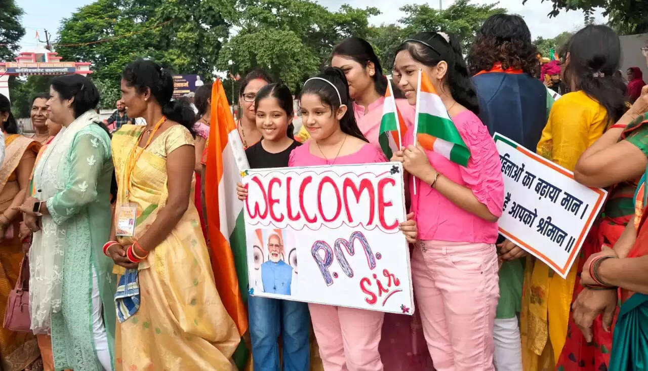 कुछ लोगों को वंदन शब्द से दिक्कत,माताओं-बहनों का वंदन नहीं होगा तो किसका होगा: नरेन्द्र मोदी