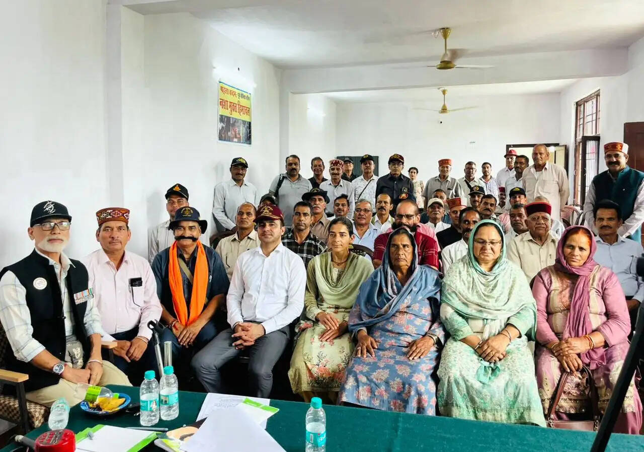 वीर नारियाें, देश की रक्षा के लिए कुर्बान हुए सैनिकों के परिजनों को भी मिला सम्मान