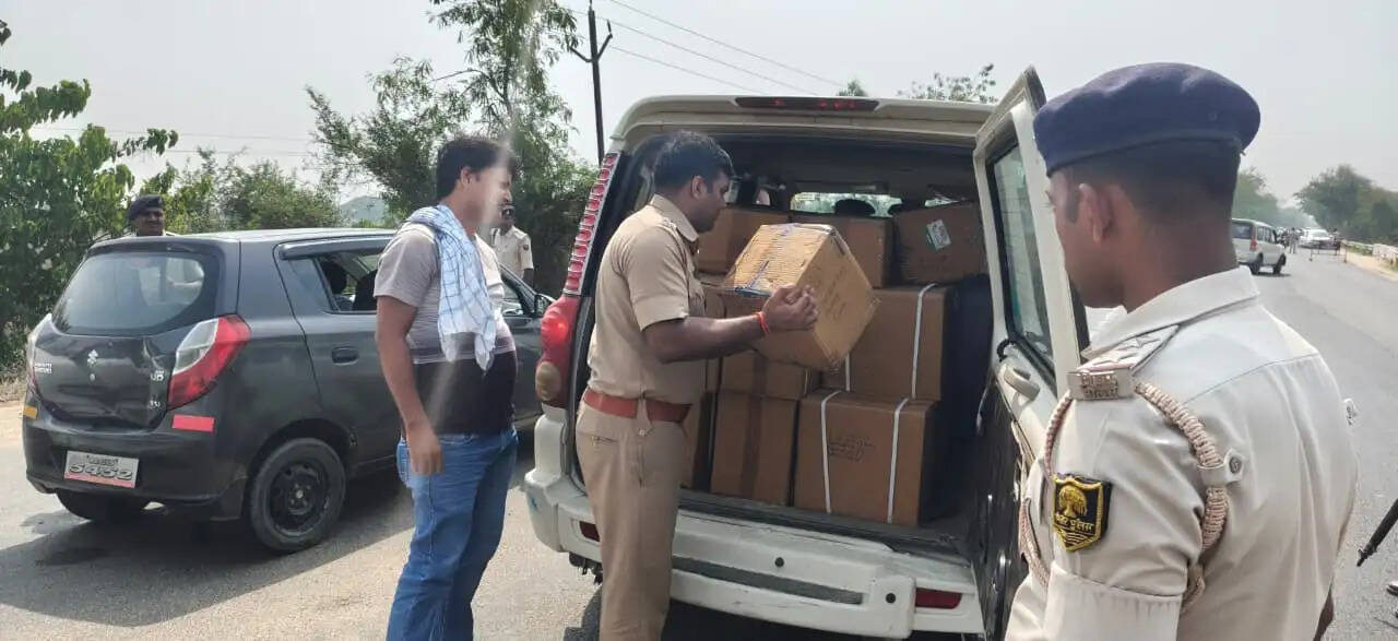 अपराध नियंत्रण हेतु वरीय पुलिस अधीक्षक ने की सघन वाहन जांच