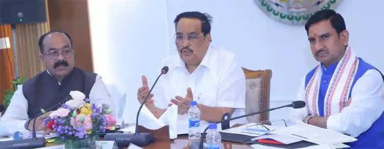 नई दिल्ली में जल जीवन मिशन 2.0 पर छत्तीसगढ़ के सांसदों के साथ मंथन