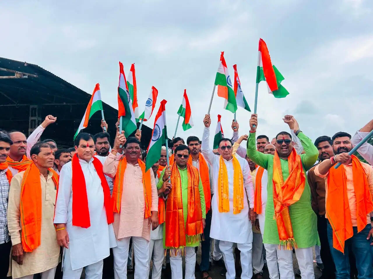 राजगढ़ः लखनवास में गूंजा देशभक्ति का संदेश, मंत्री पंवार की अगुवाई में निकली भव्य तिरंगा यात्रा