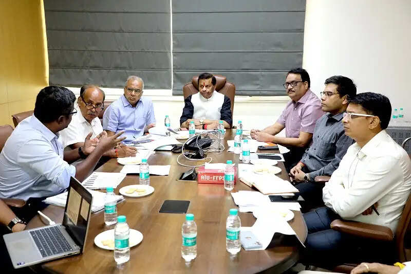 खनिज संपदा से समृद्ध पंचायतों को अधिक भागीदारी और पर्यावरण पुनरुद्धार को मिले प्राथमिकता : जयभान सिंह पवैया