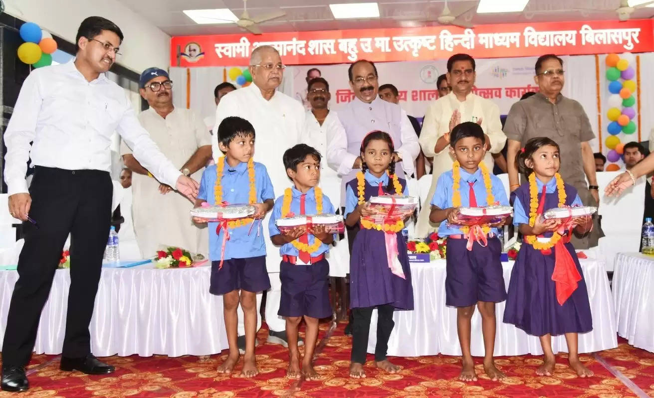 शिक्षा से ही व्यक्ति अपने अधिकारों और कर्तव्य के प्रति जागरूक होता है : केंद्रीय राज्यमंत्री तोखन साहू