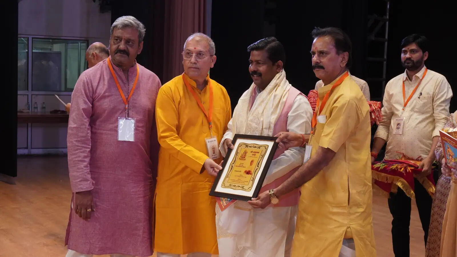 सच्ची भक्ति ही भगवान काे प्राप्त करने का है मार्ग : विजय कौशल