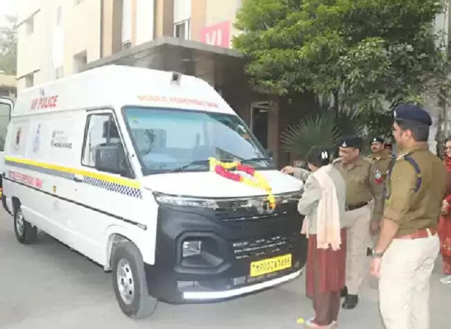 उज्जैन जिला पुलिस को मिली अत्याधुनिक फारेंसिक लैब ऑन व्हील्स
