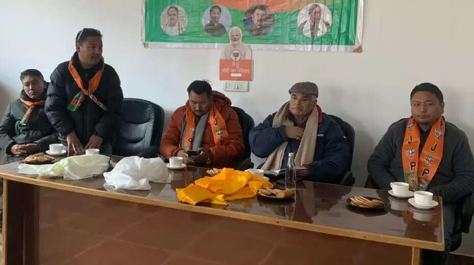 भाजपा लद्दाख ने संगठन को मजबूत करने और नुब्रा घाटी में विकास को बढ़ावा देने के लिए बैठक की