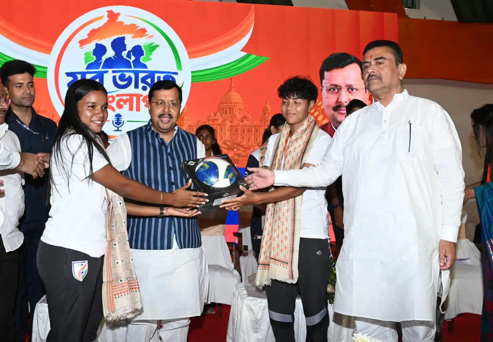 नितिन नवीन ने की ‘विकसित बंगाल’ की बात, शुभेंदु अधिकारी ने की आंगनवाड़ी-आशा कार्यकर्ताओं के लिए बड़ी घोषणाएं